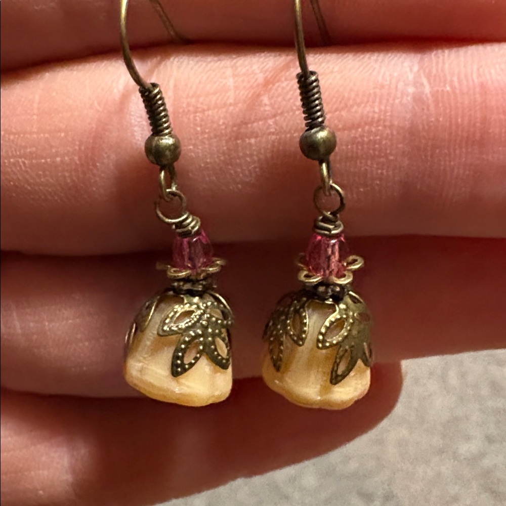 VINTAGE SHELL AND DARK PINK CRYSTAL BRASS-TONE ACCENTED HOOK 1.5" EARRINGS